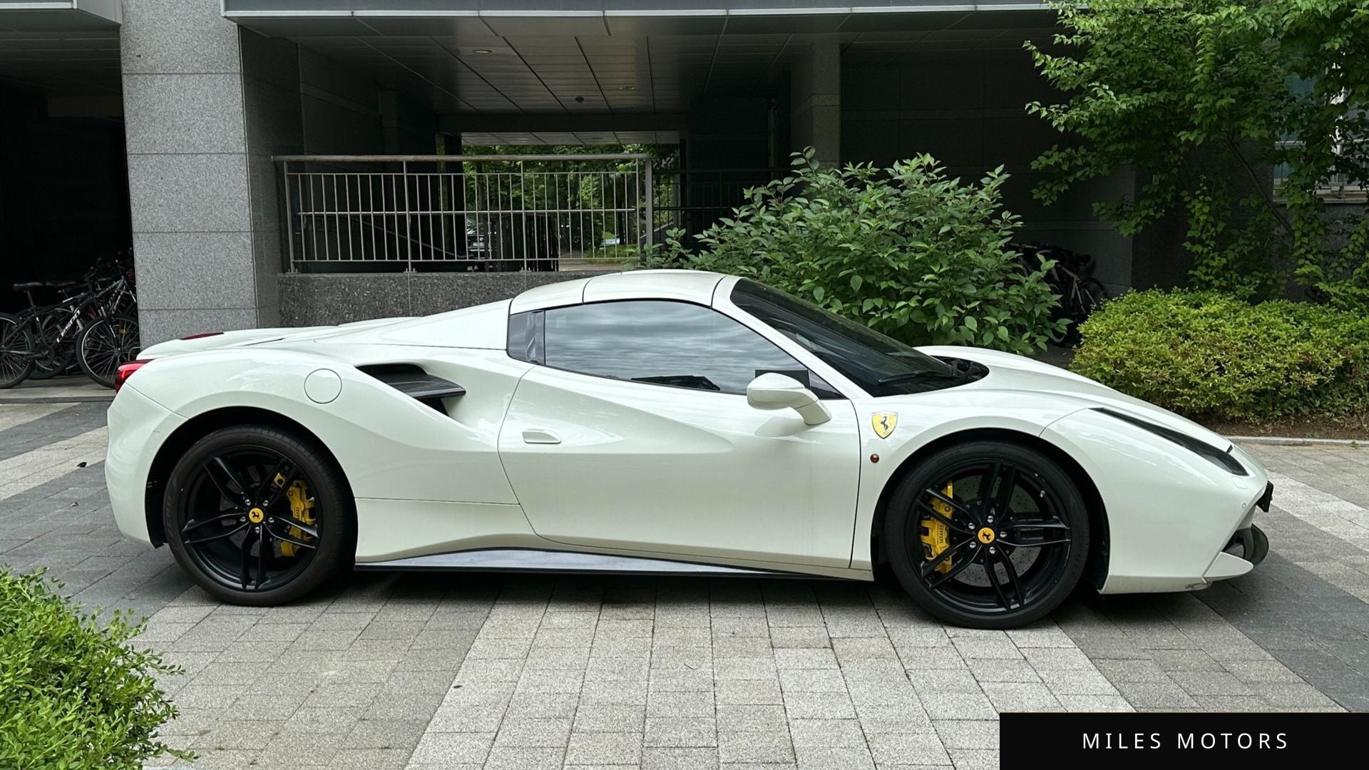 Ferrari 488 2017 — миниатюра 9