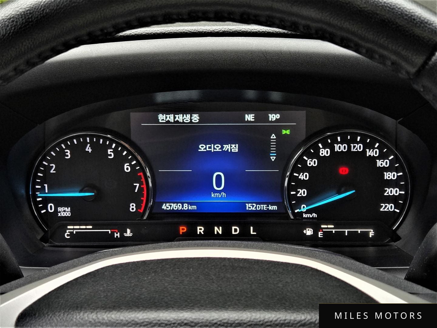 Ford Explorer 2023 — миниатюра 8
