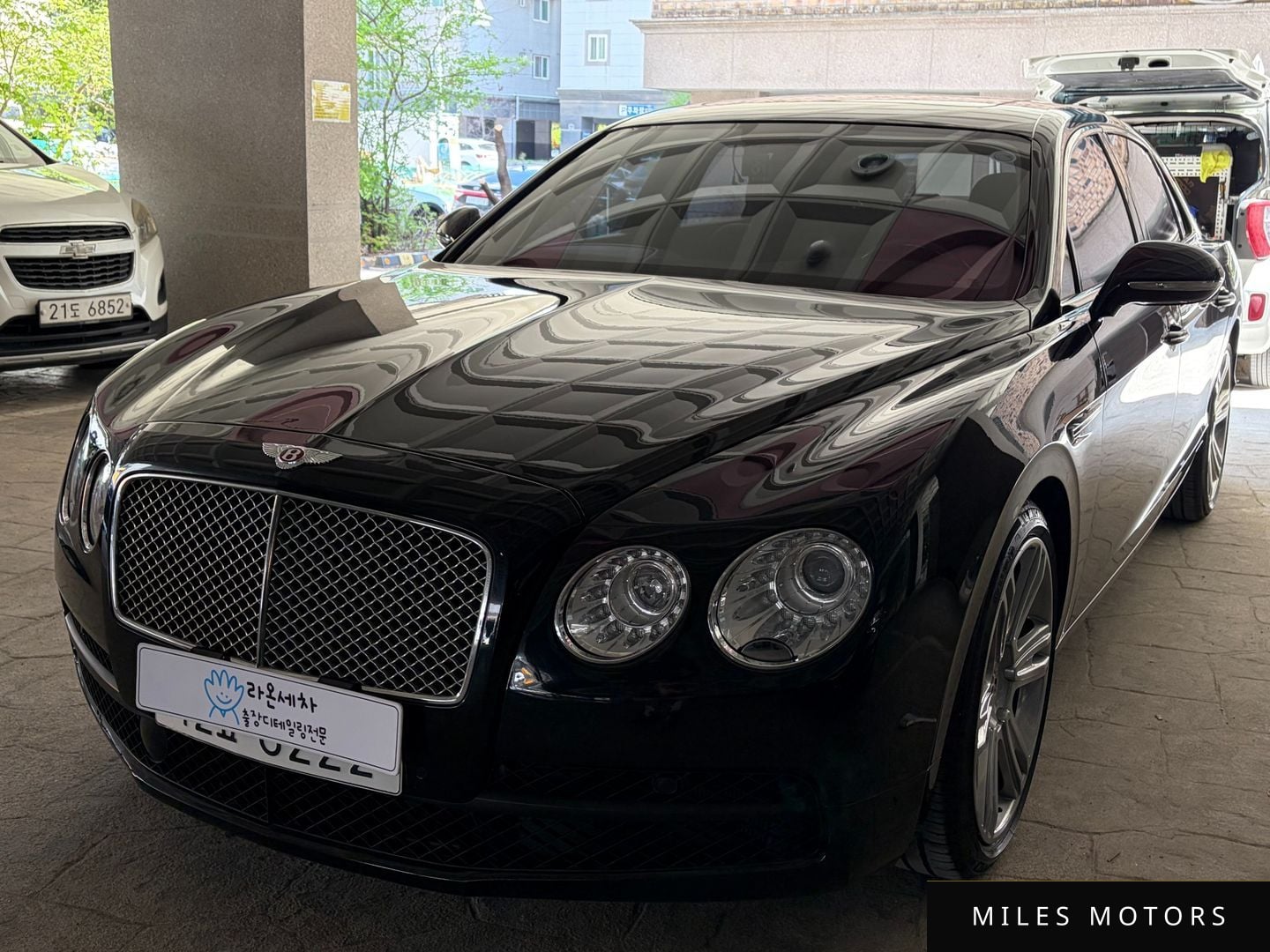 Bentley Flying Spur 2015 — фото 1 из 8