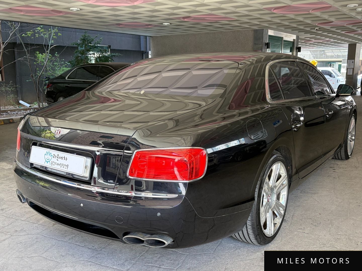 Bentley Flying Spur 2015 — миниатюра 2