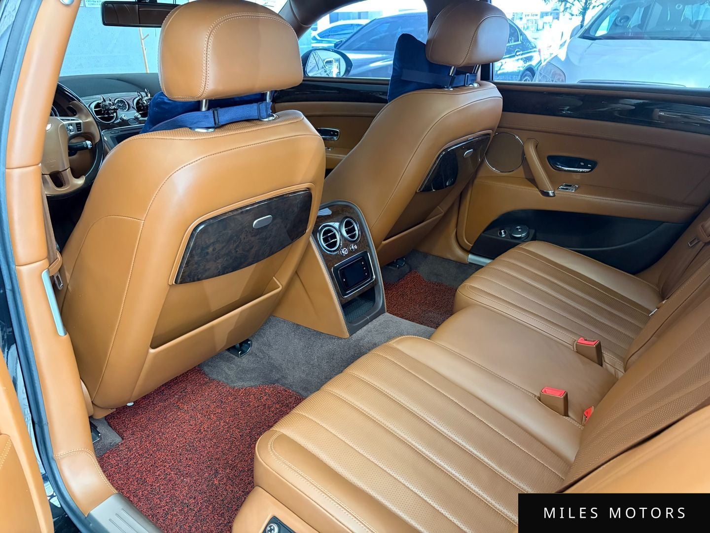 Bentley Flying Spur 2015 — миниатюра 8