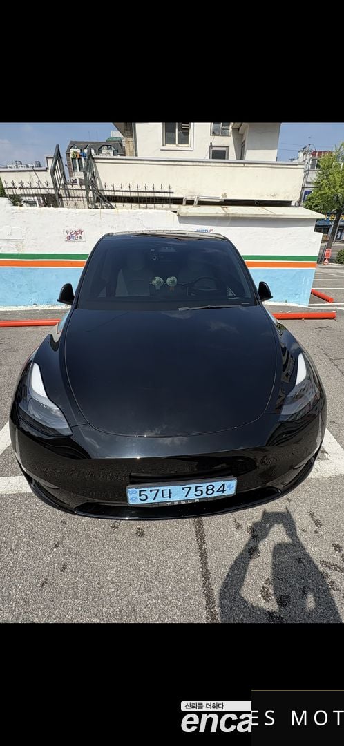 Tesla Model Y 2021 — миниатюра 3