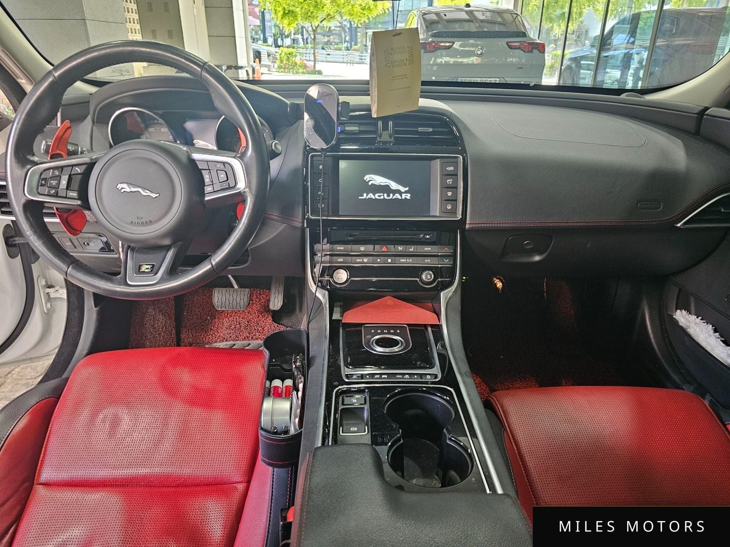 Jaguar XE 2016 — миниатюра 8