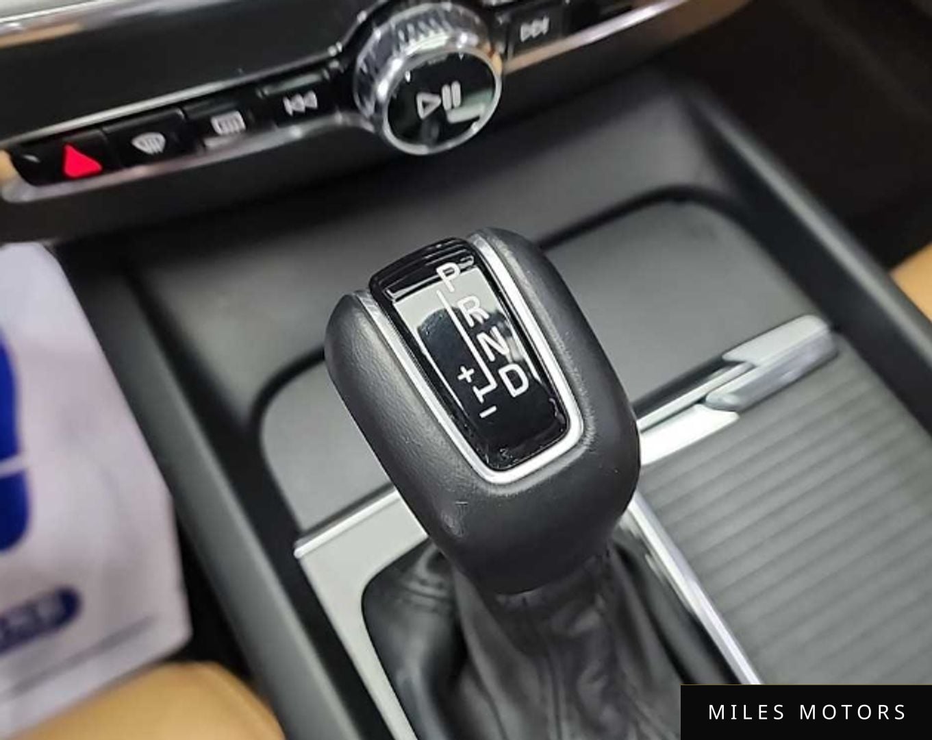 Volvo XC60 2018 — миниатюра 8