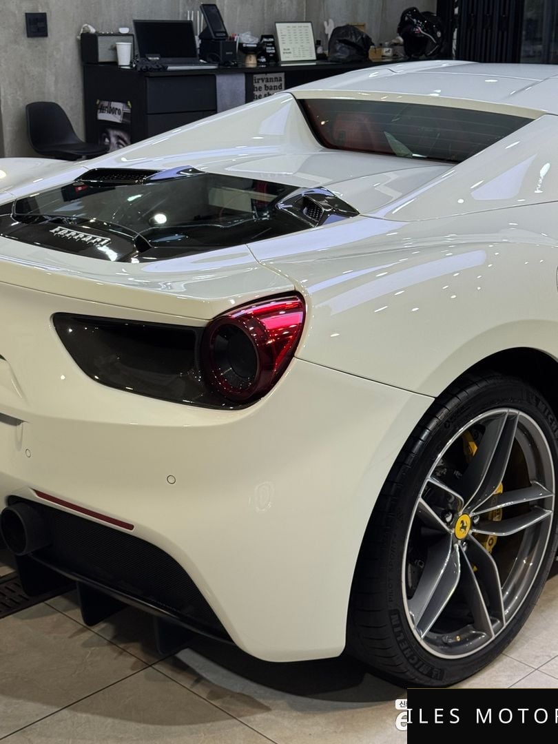 Ferrari 488 2017 — миниатюра 8