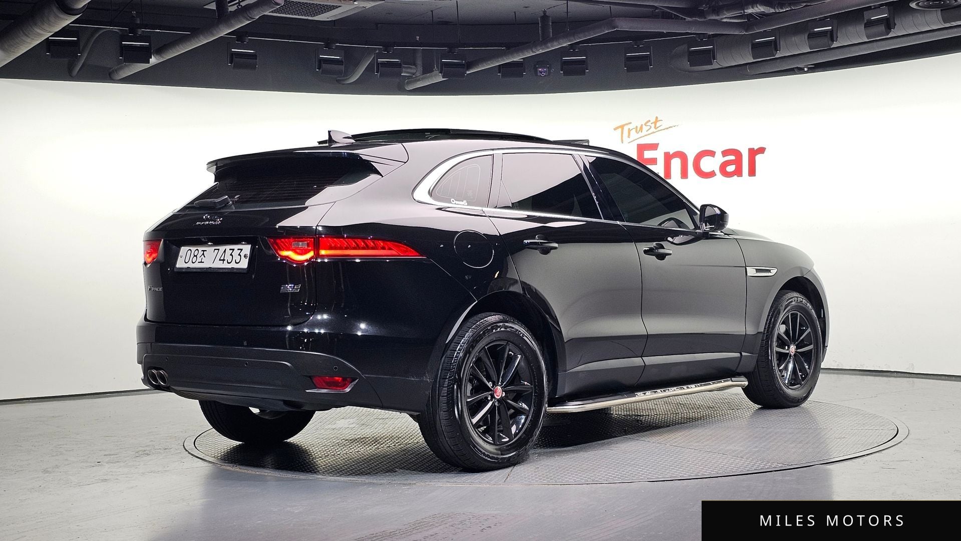 Jaguar F-PACE 2018 — миниатюра 2