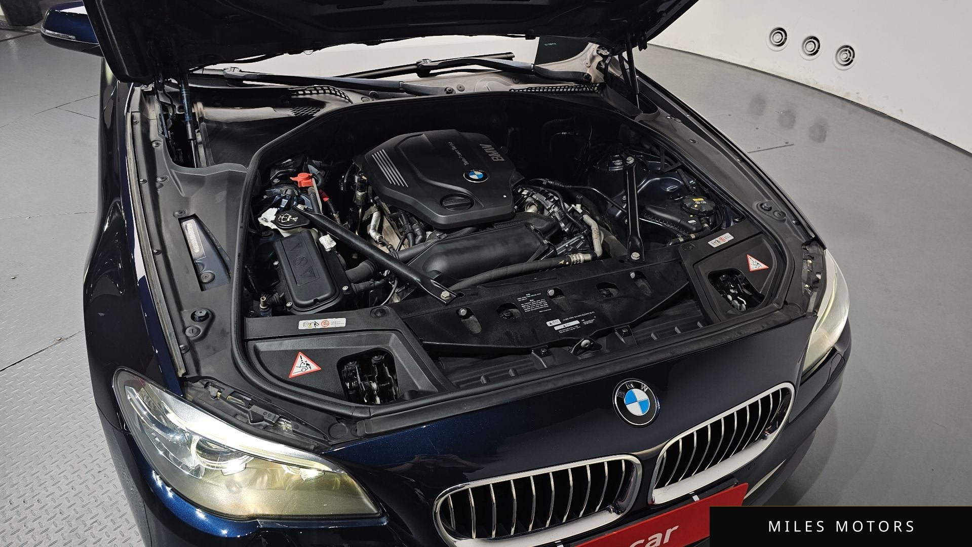 BMW 5 Series (F10) 2015 — миниатюра 5