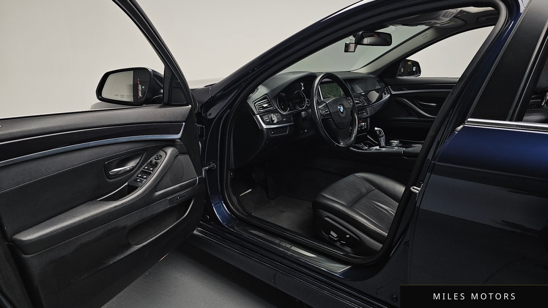 BMW 5 Series (F10) 2015 — миниатюра 12