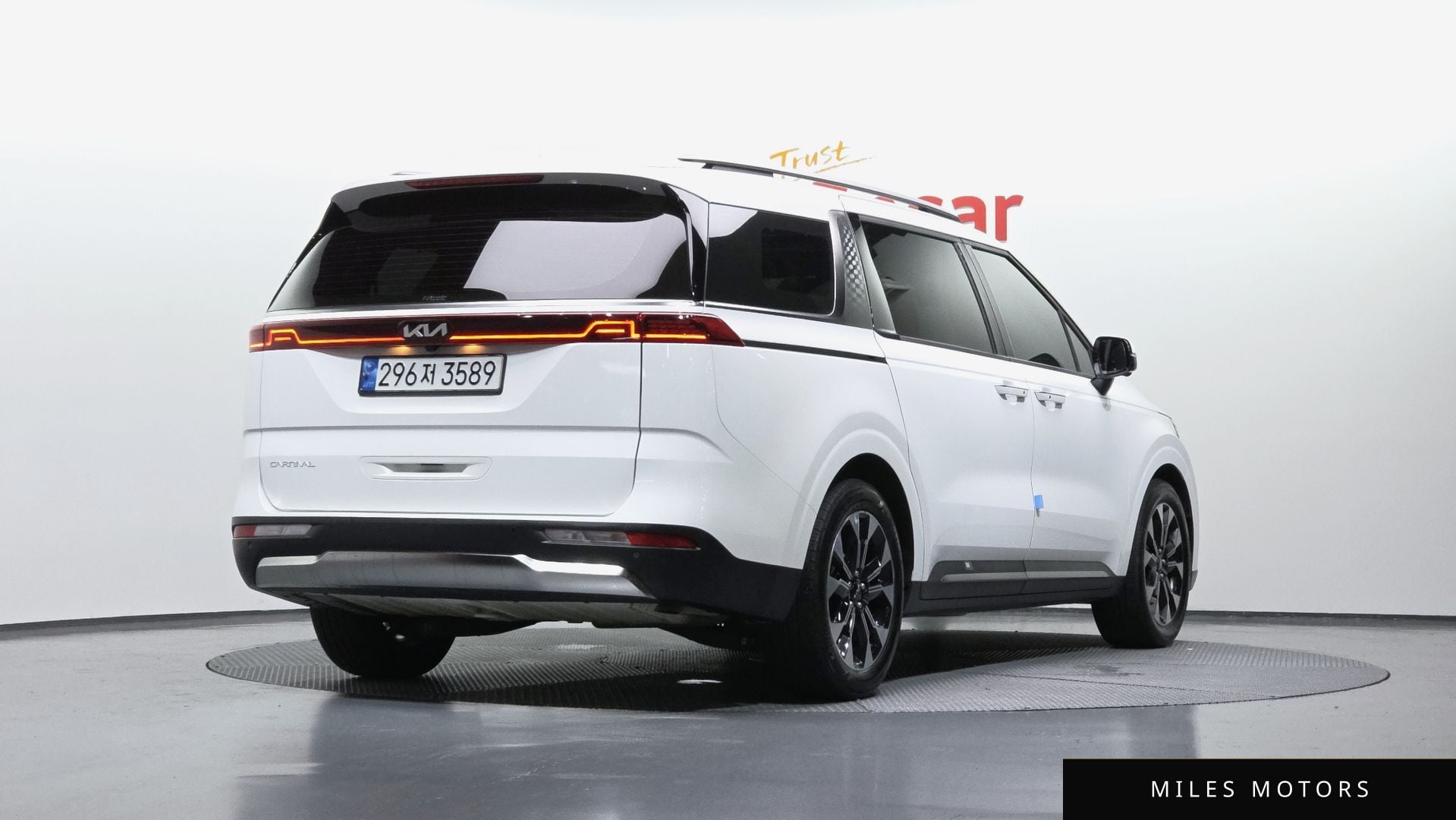 Kia Carnival 2023 — миниатюра 2