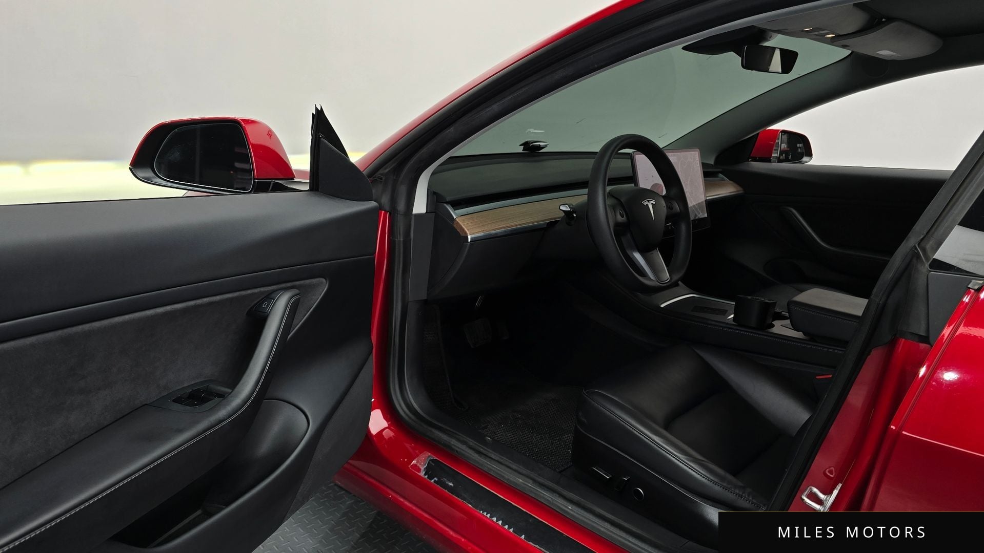 Tesla Model 3 2021 — миниатюра 10