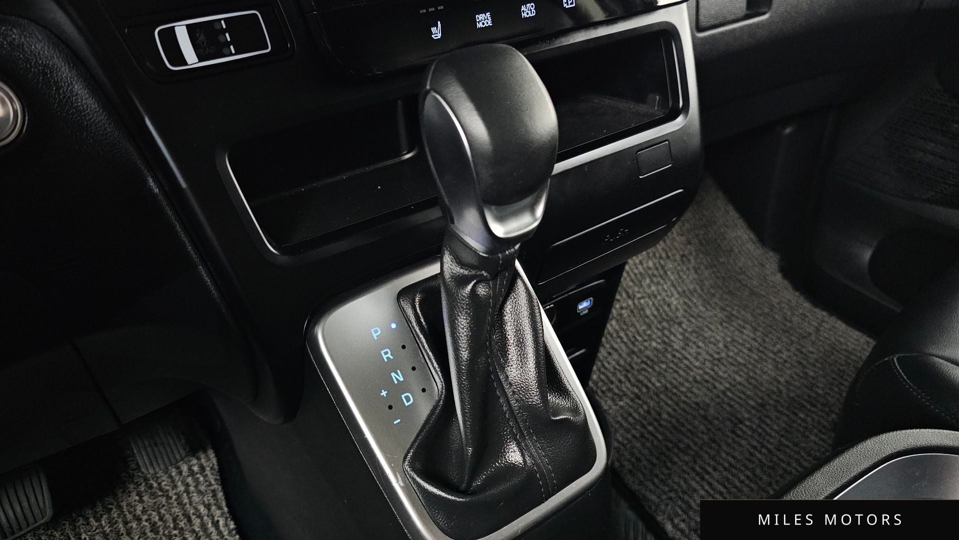 Hyundai Staria 2025 — миниатюра 12