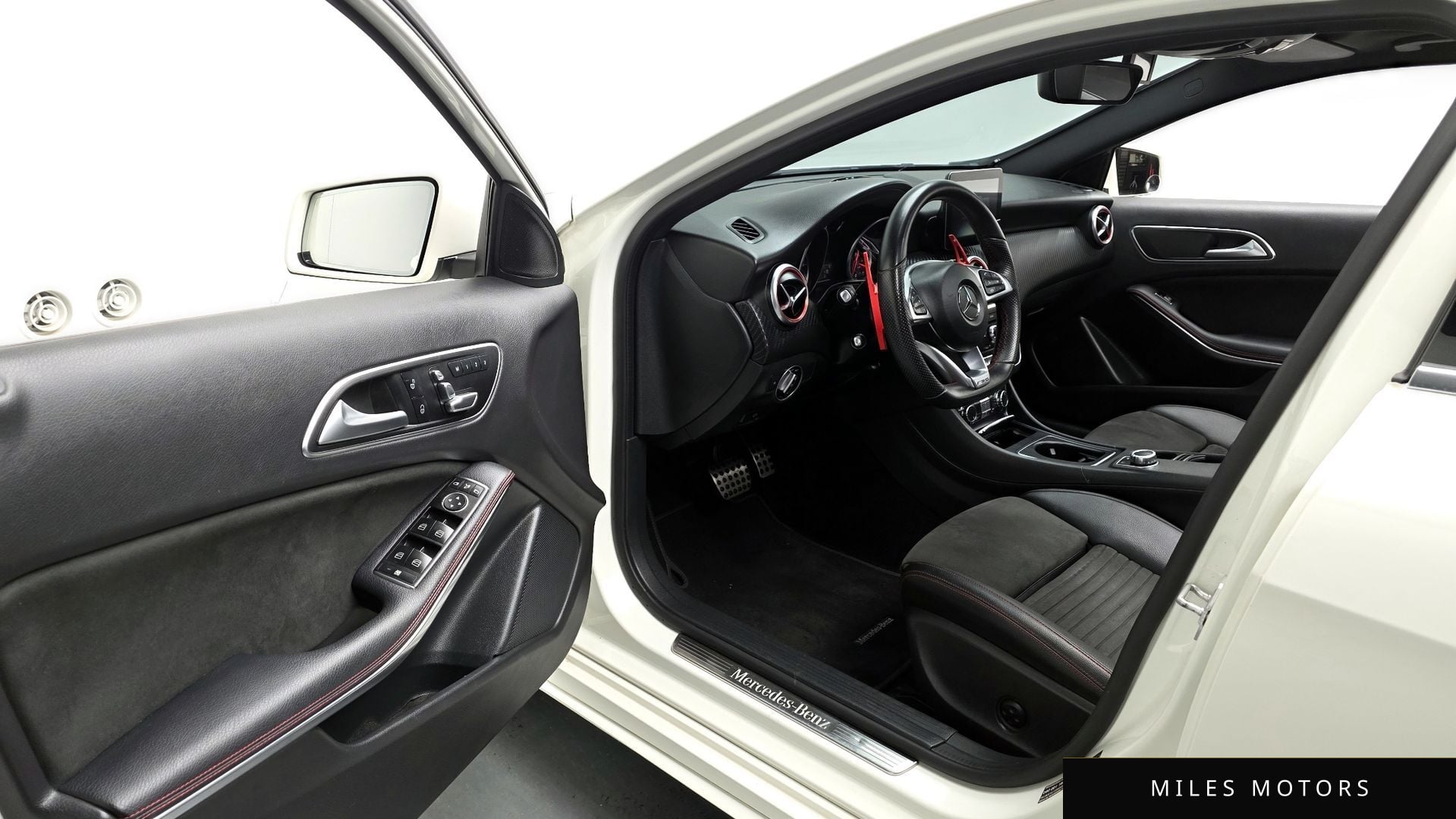 Mercedes-Benz A-Class W176 2018 — миниатюра 10
