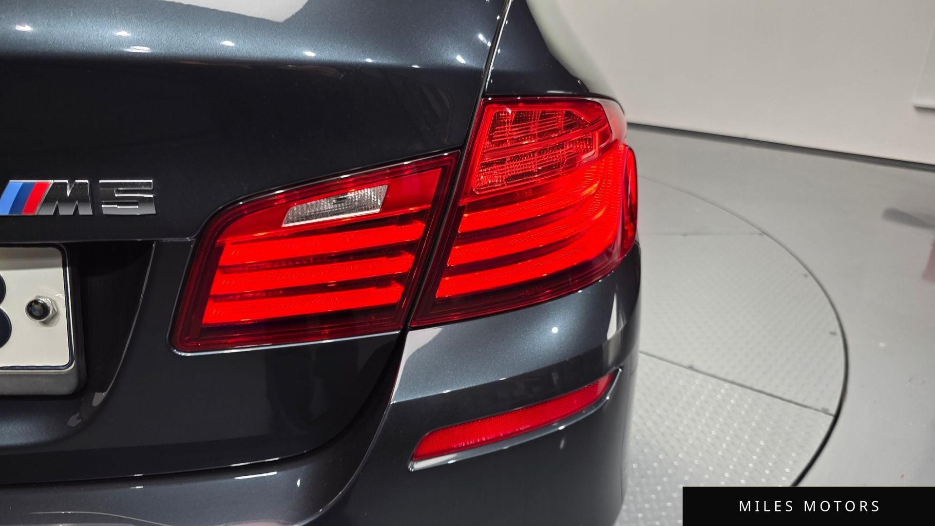 BMW M5 (F10) 2016 — миниатюра 8