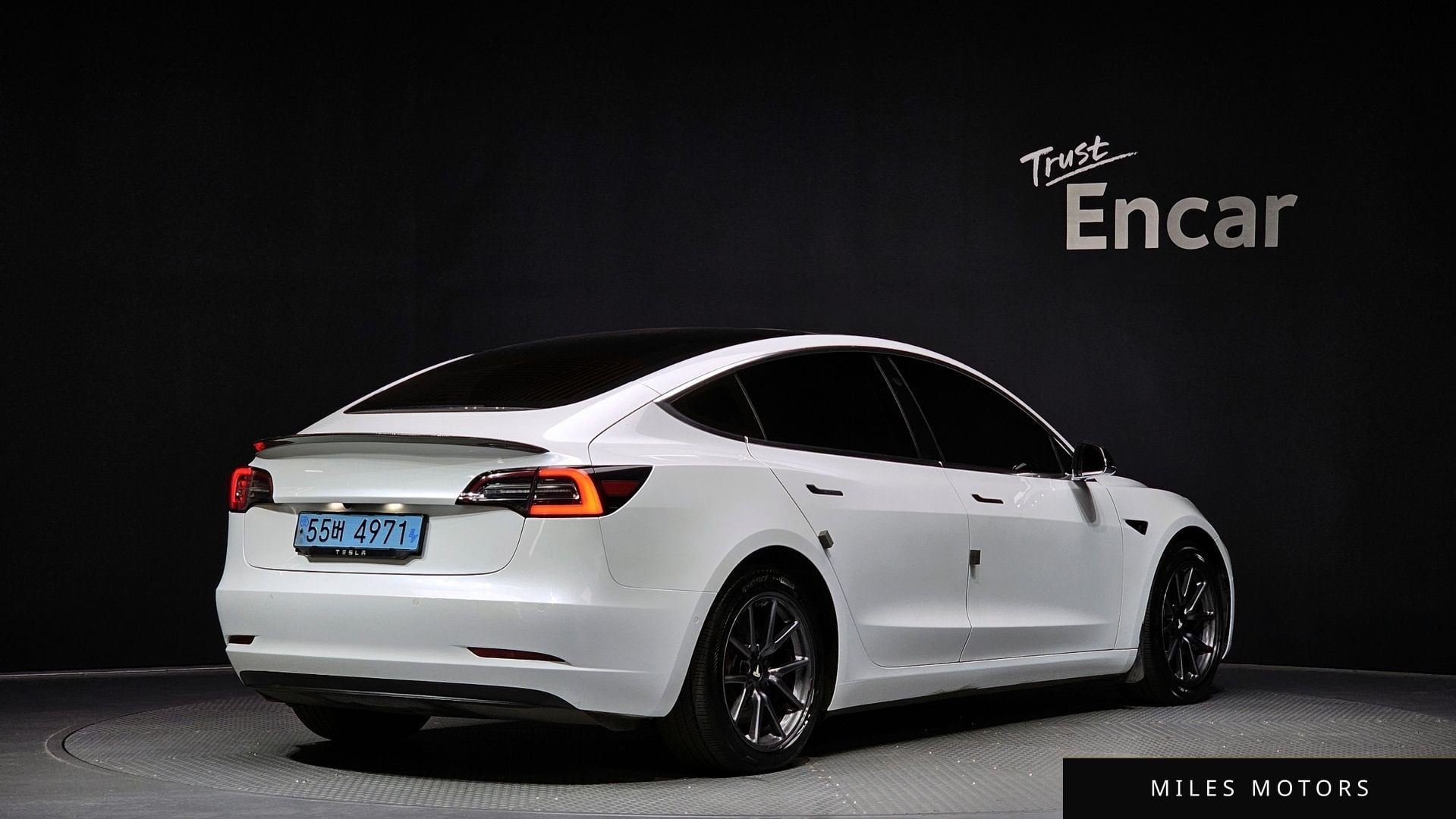 Tesla Model 3 2020 — миниатюра 2
