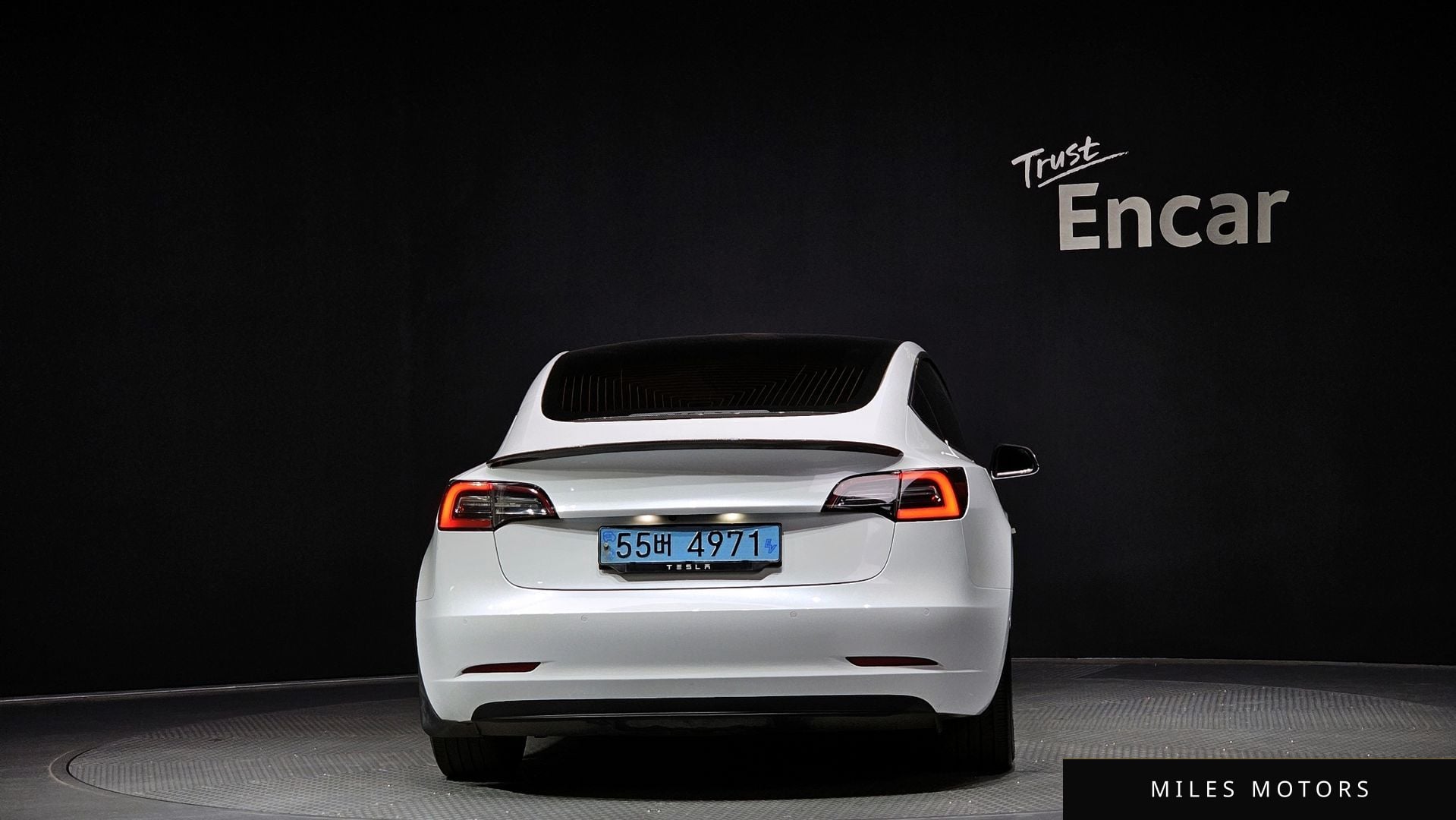 Tesla Model 3 2020 — миниатюра 4