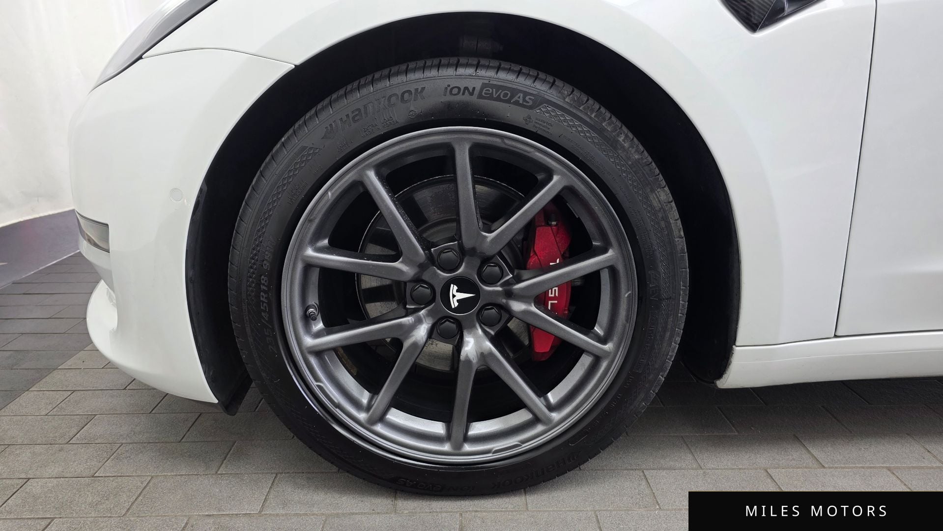 Tesla Model 3 2020 — миниатюра 5