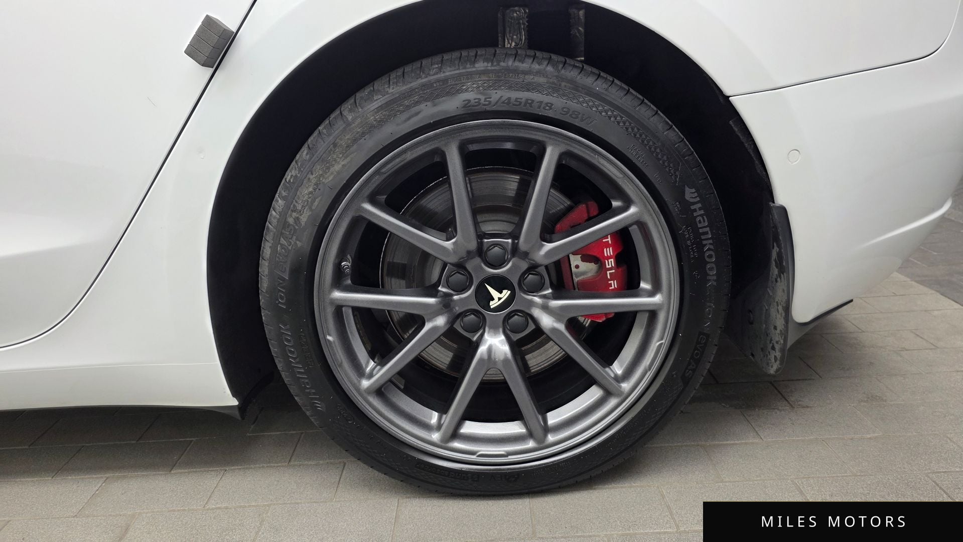 Tesla Model 3 2020 — миниатюра 7