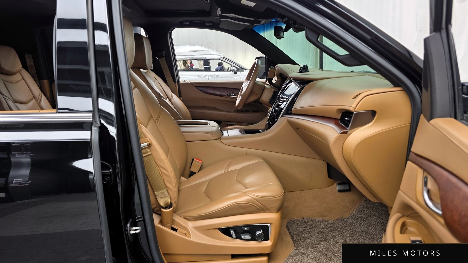 Cadillac Escalade 2017 — миниатюра 11