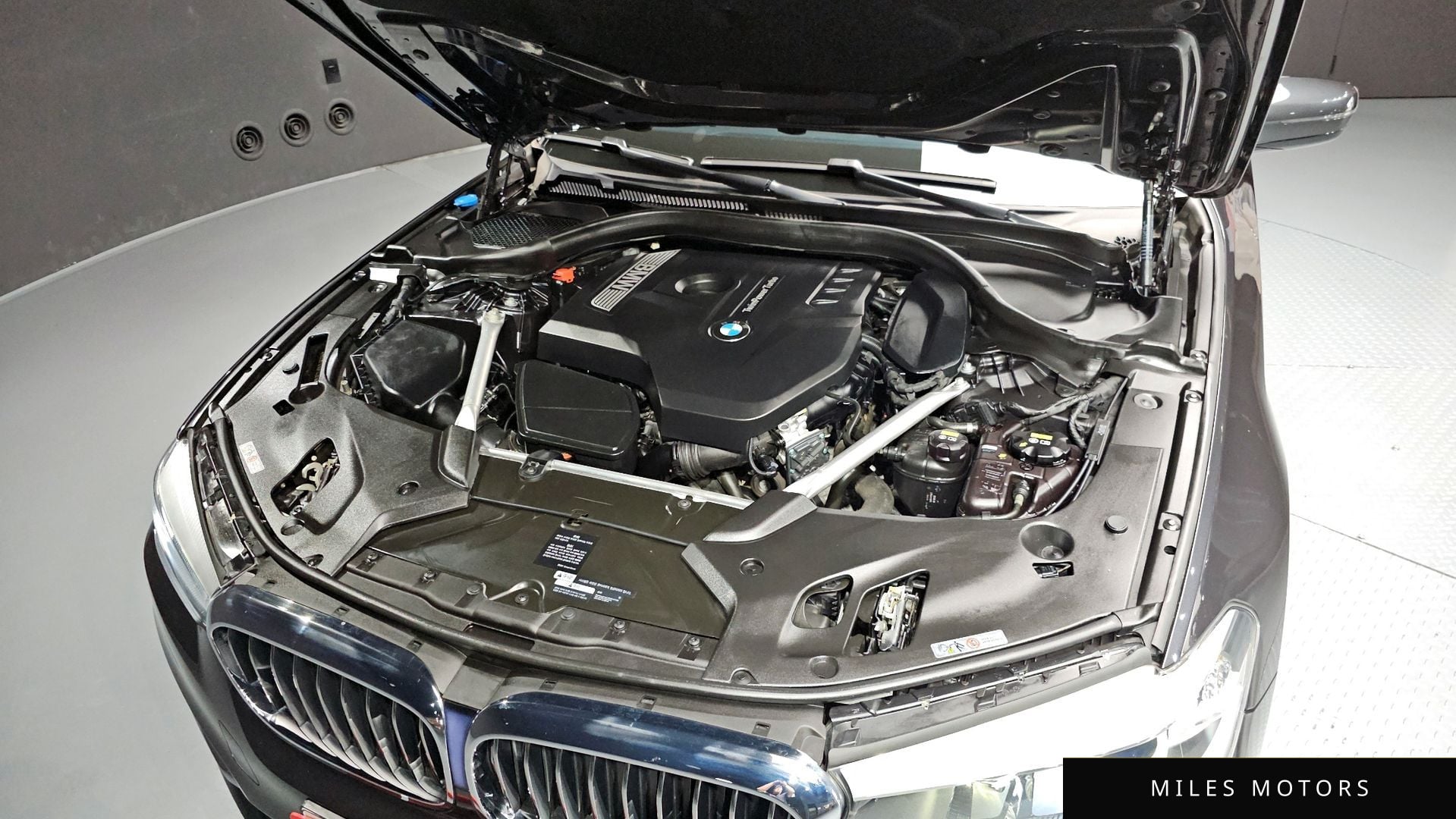 BMW 5 Series (G30) 2019 — миниатюра 6