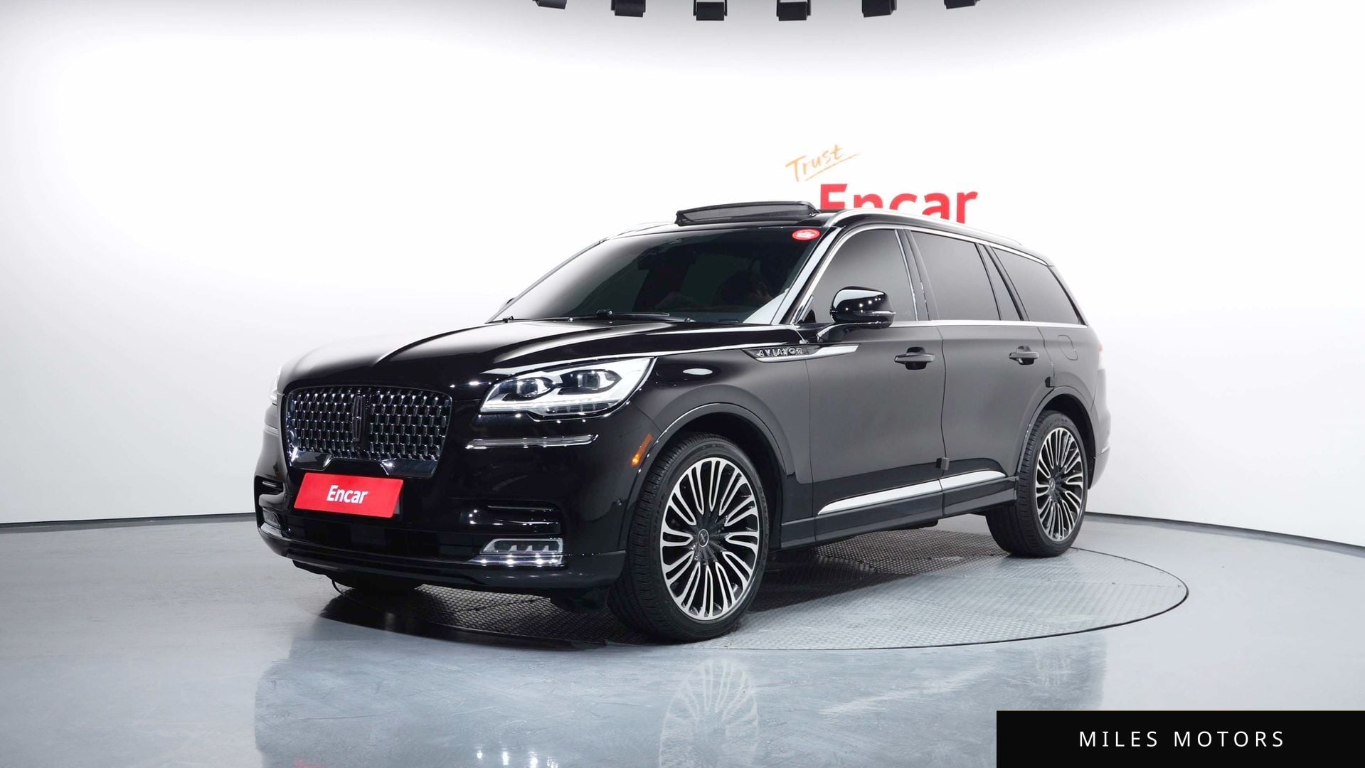 Lincoln Aviator 2023 — фото 1 из 12