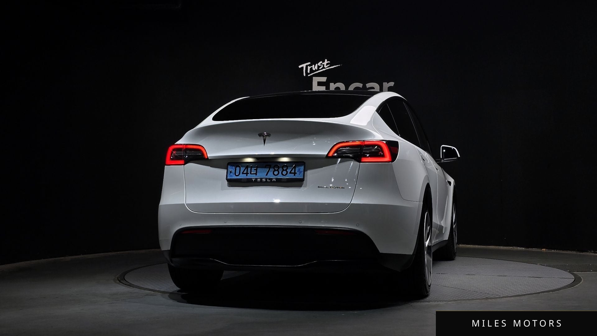 Tesla Model Y 2021 — миниатюра 4