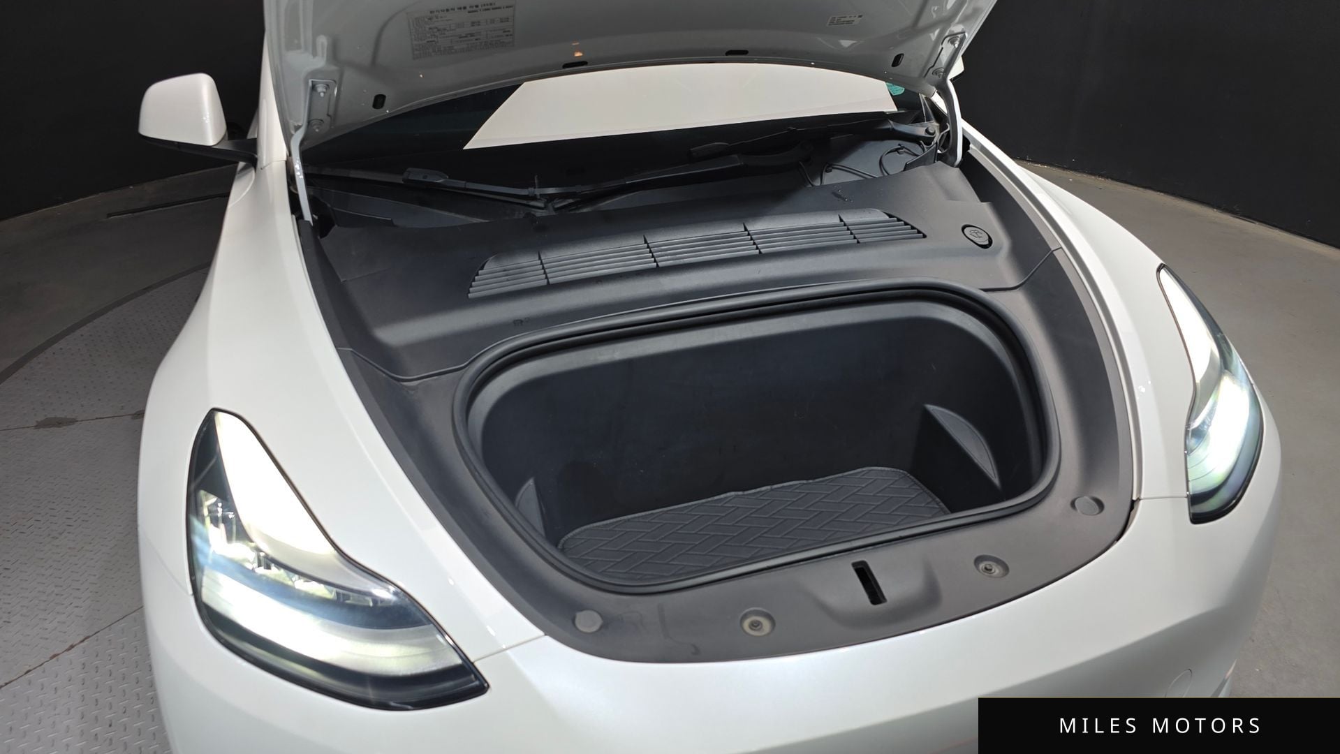 Tesla Model Y 2021 — миниатюра 6