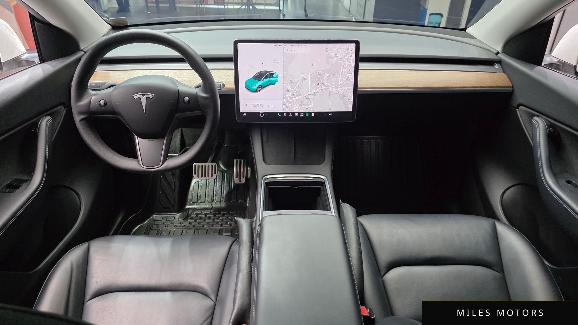 Tesla Model Y 2021 — миниатюра 10