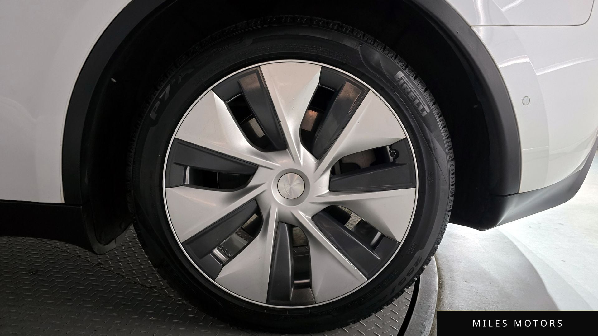 Tesla Model Y 2021 — миниатюра 7