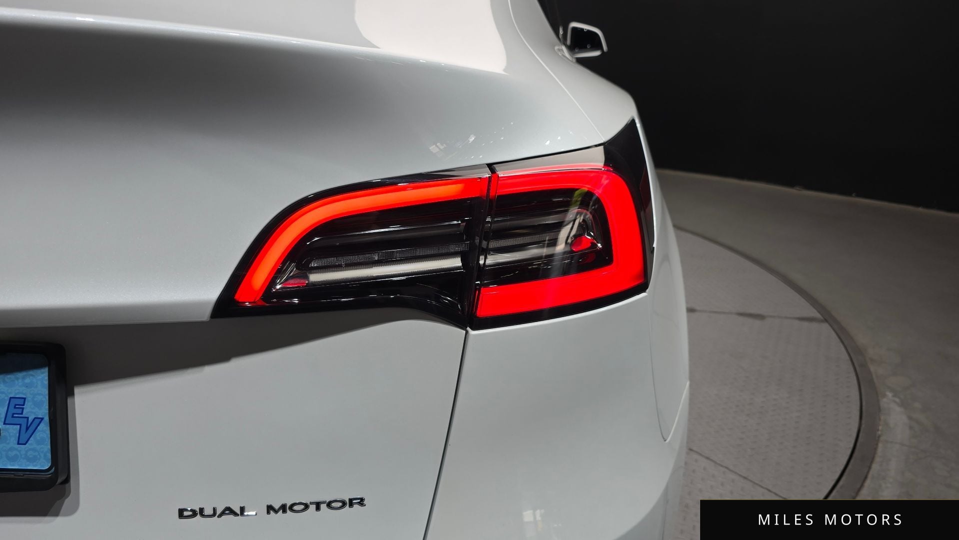Tesla Model Y 2021 — миниатюра 9