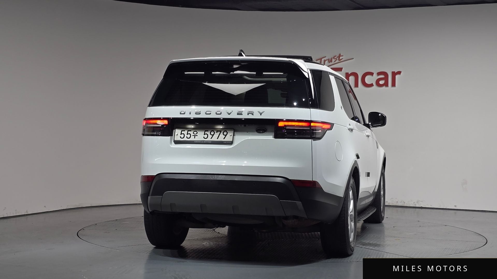Land Rover Discovery 2018 — миниатюра 4