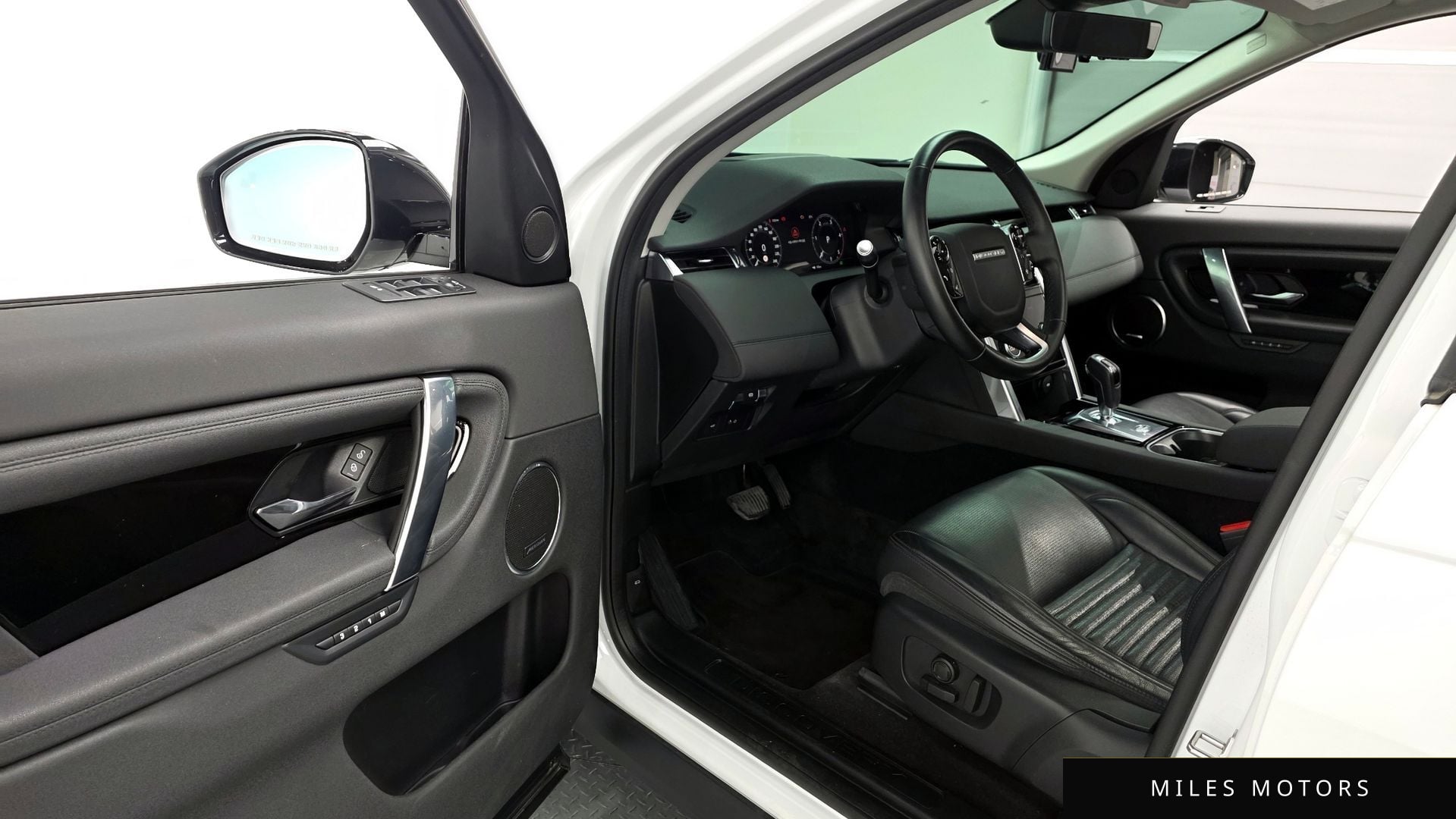 Land Rover Discovery Sport 2020 — миниатюра 10