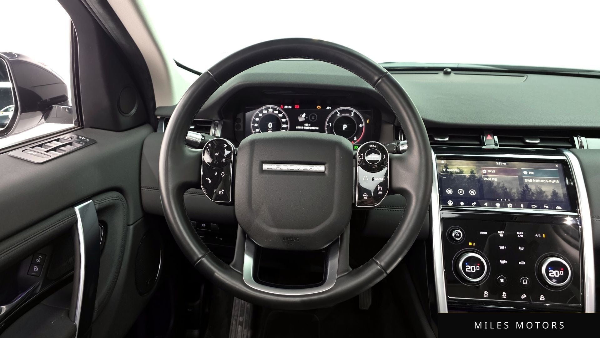 Land Rover Discovery Sport 2020 — миниатюра 12