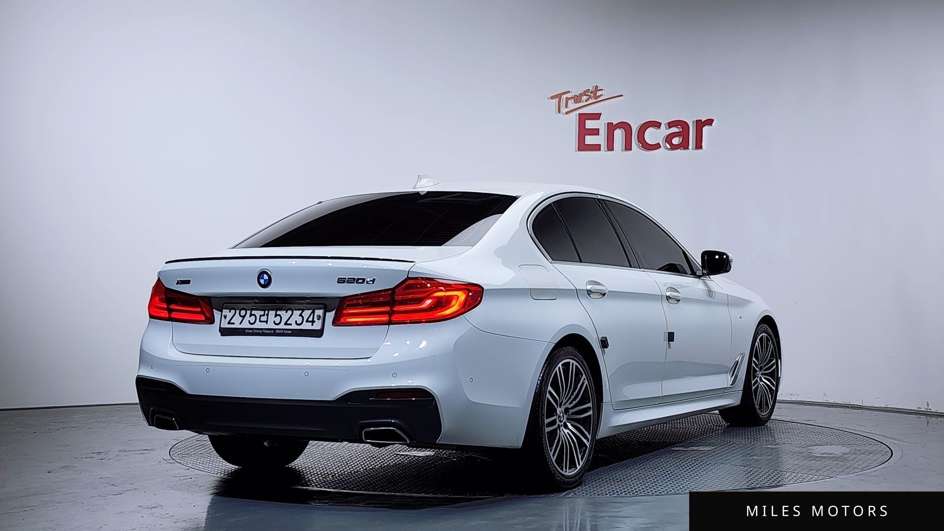 BMW 5 Series (G30) 2020 — миниатюра 2