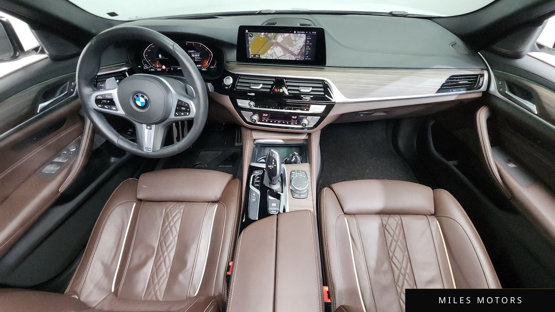 BMW 5 Series (G30) 2020 — миниатюра 10