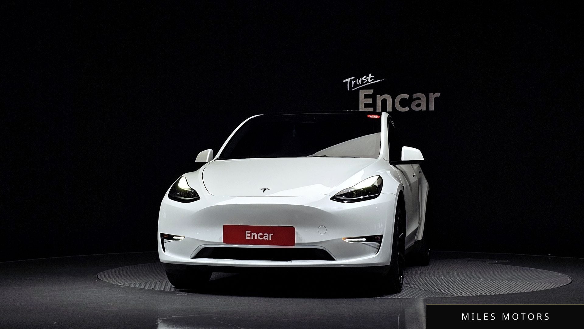 Tesla Model Y 2023 — миниатюра 3
