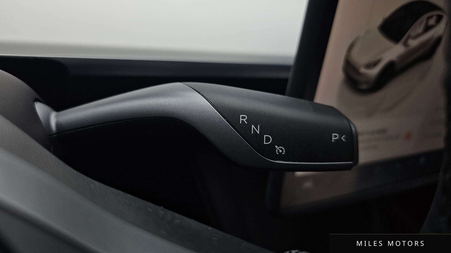 Tesla Model Y 2023 — миниатюра 12