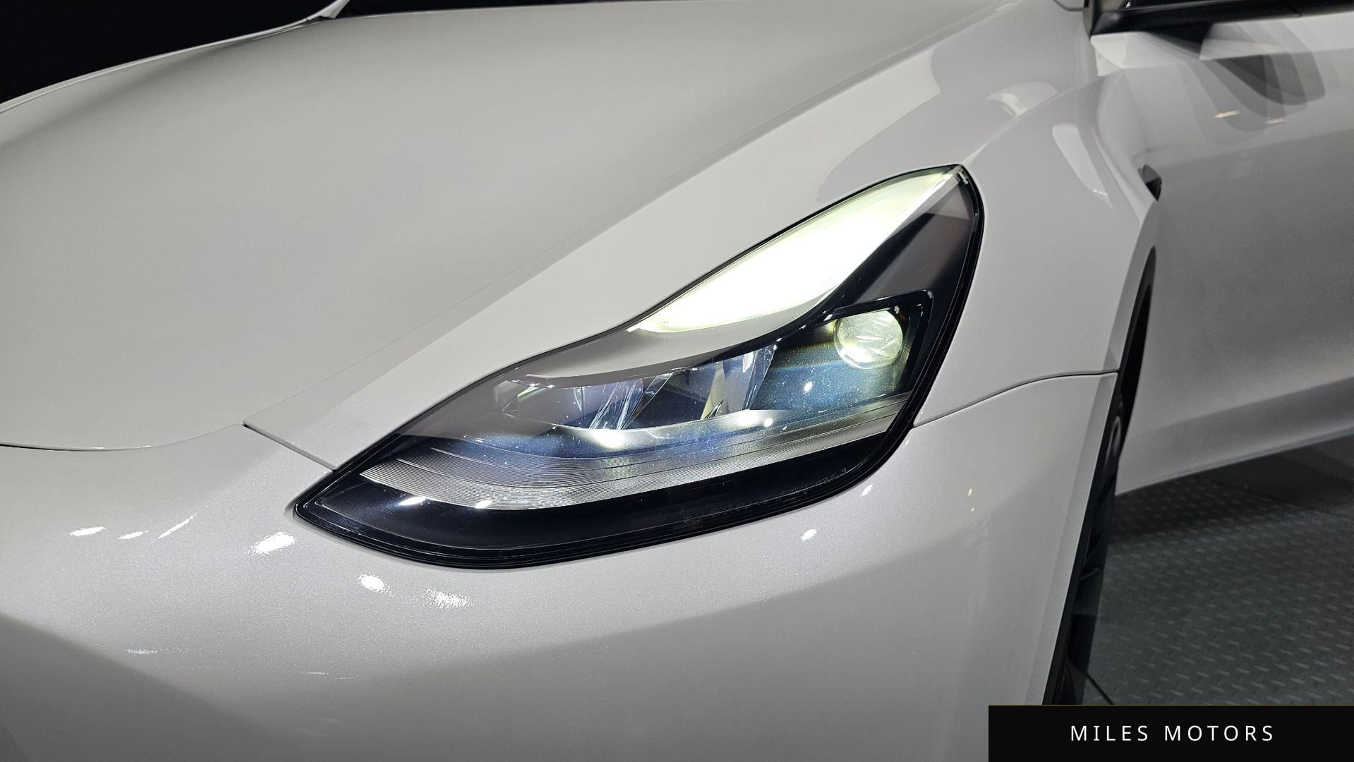 Tesla Model Y 2023 — миниатюра 8