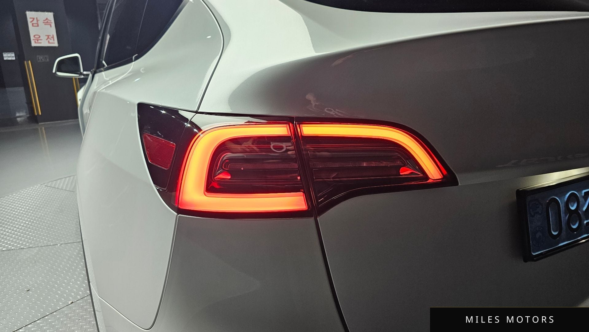Tesla Model Y 2023 — миниатюра 9