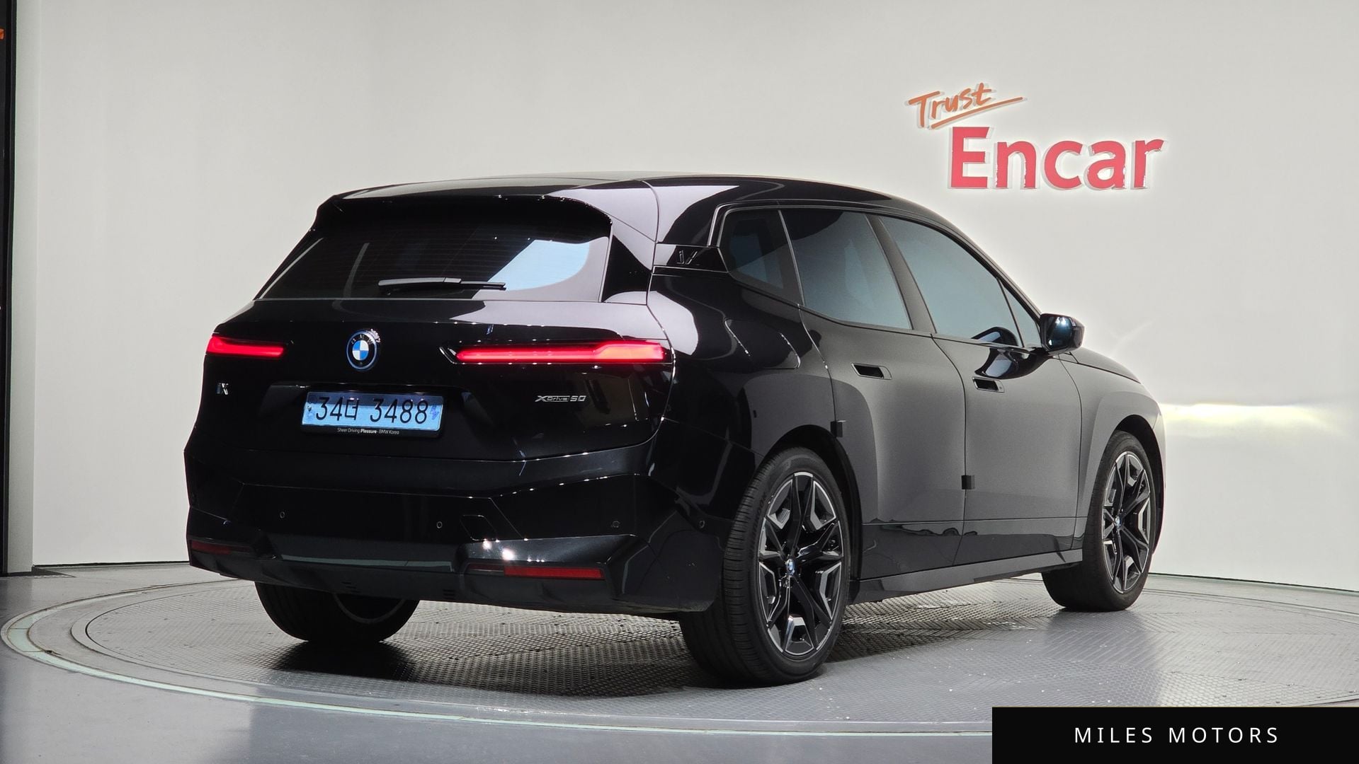 BMW iX 2023 — миниатюра 2