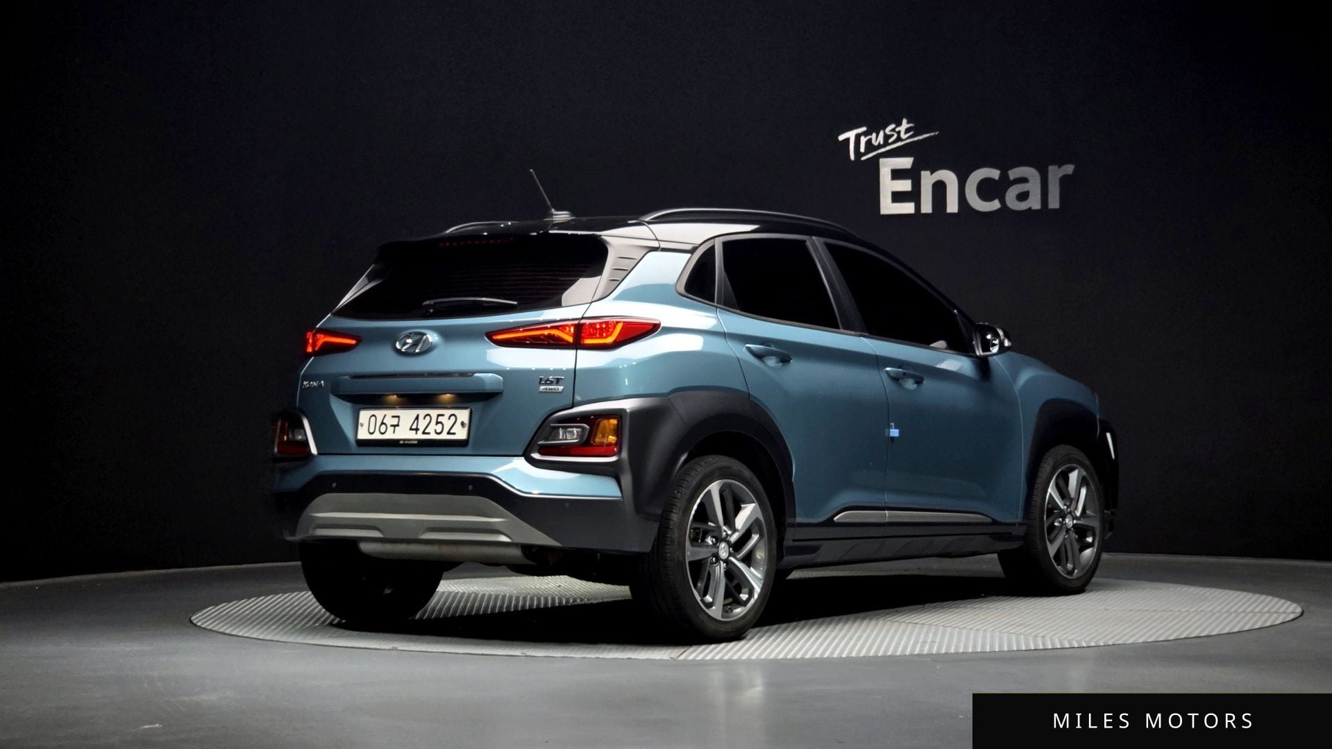 Hyundai Kona 2018 — фото 1 из 12
