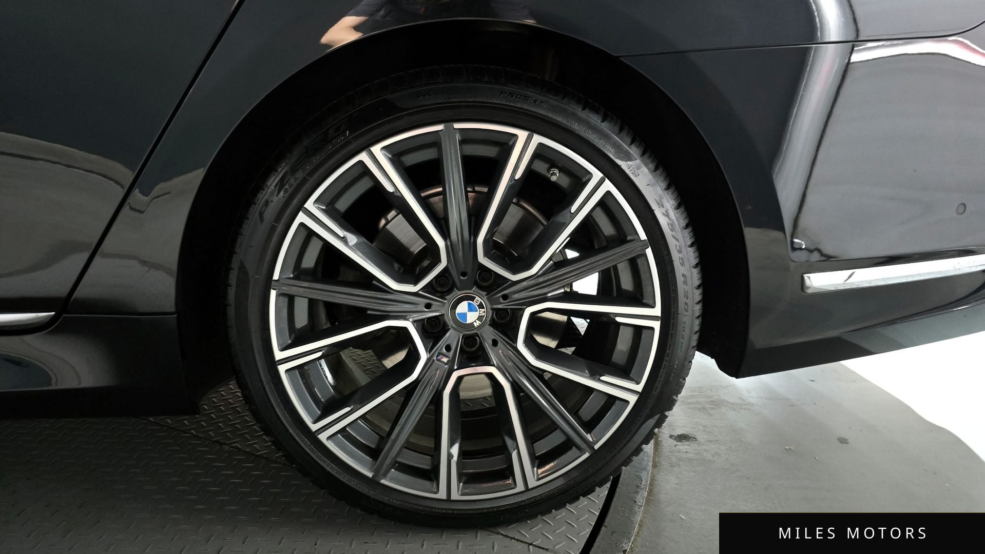 BMW 7 Series (G11) 2021 — миниатюра 7