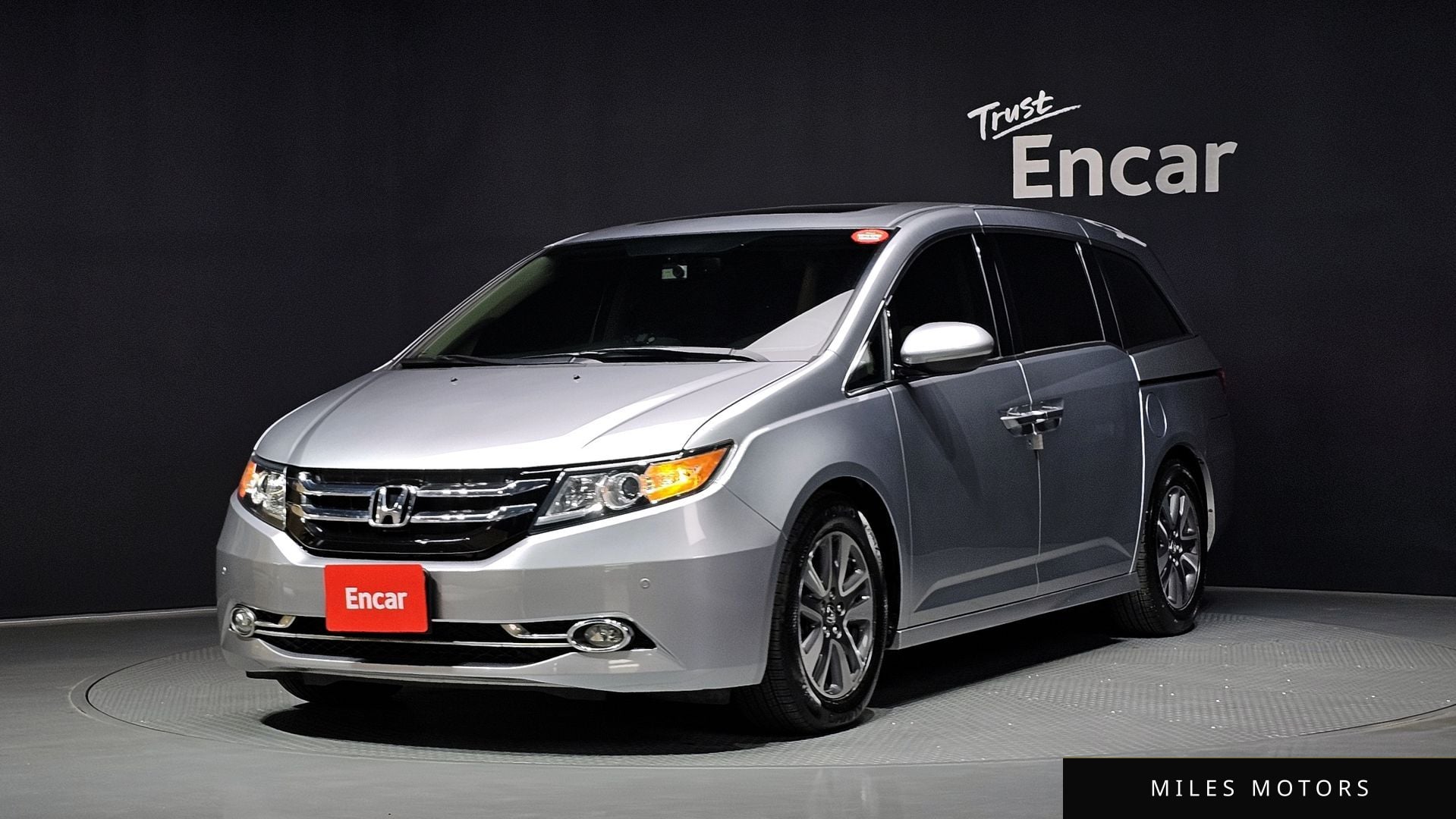 Honda Odyssey 2016 — фото 1 из 12
