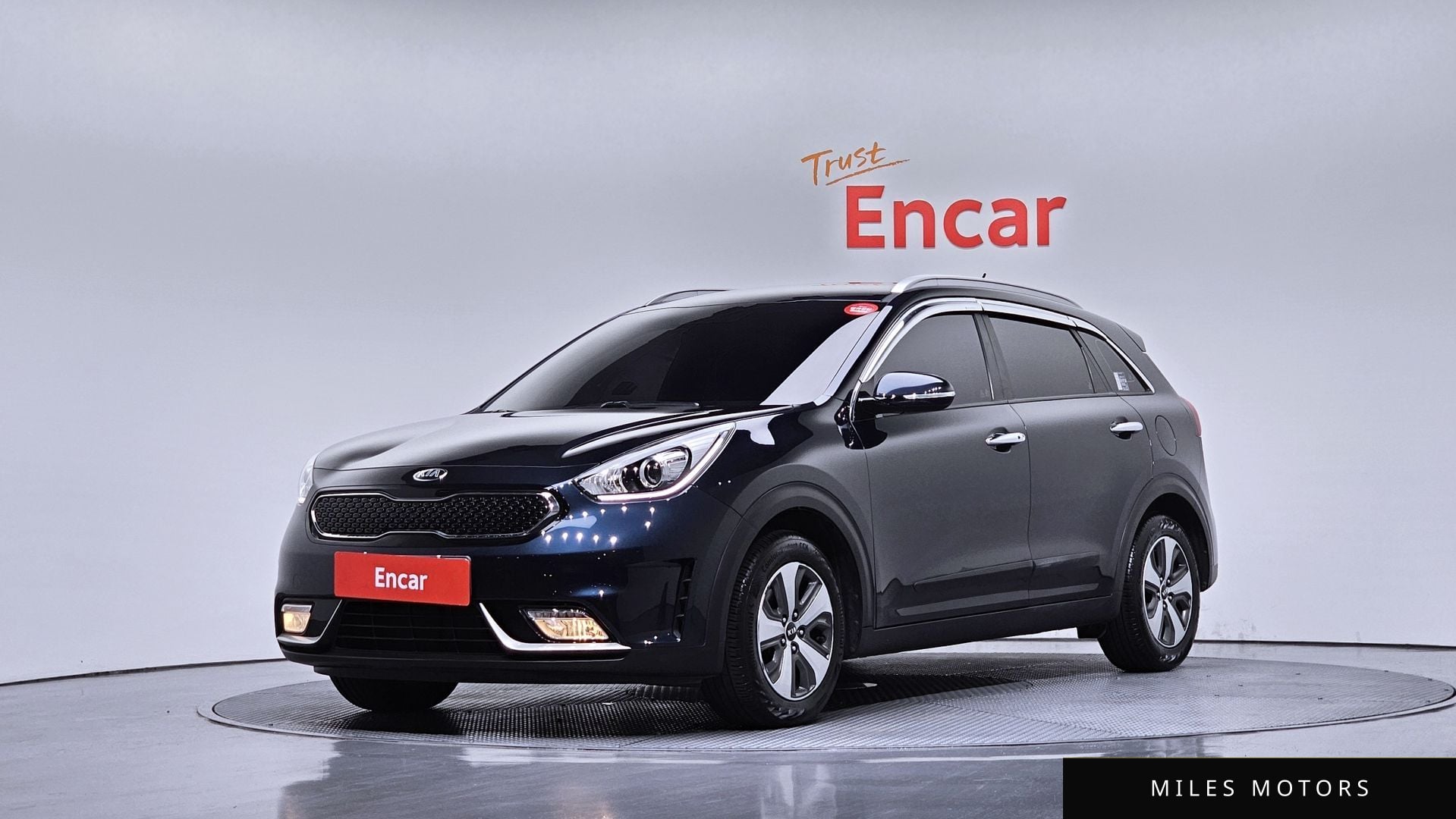 Kia Niro 2017 — фото 1 из 12