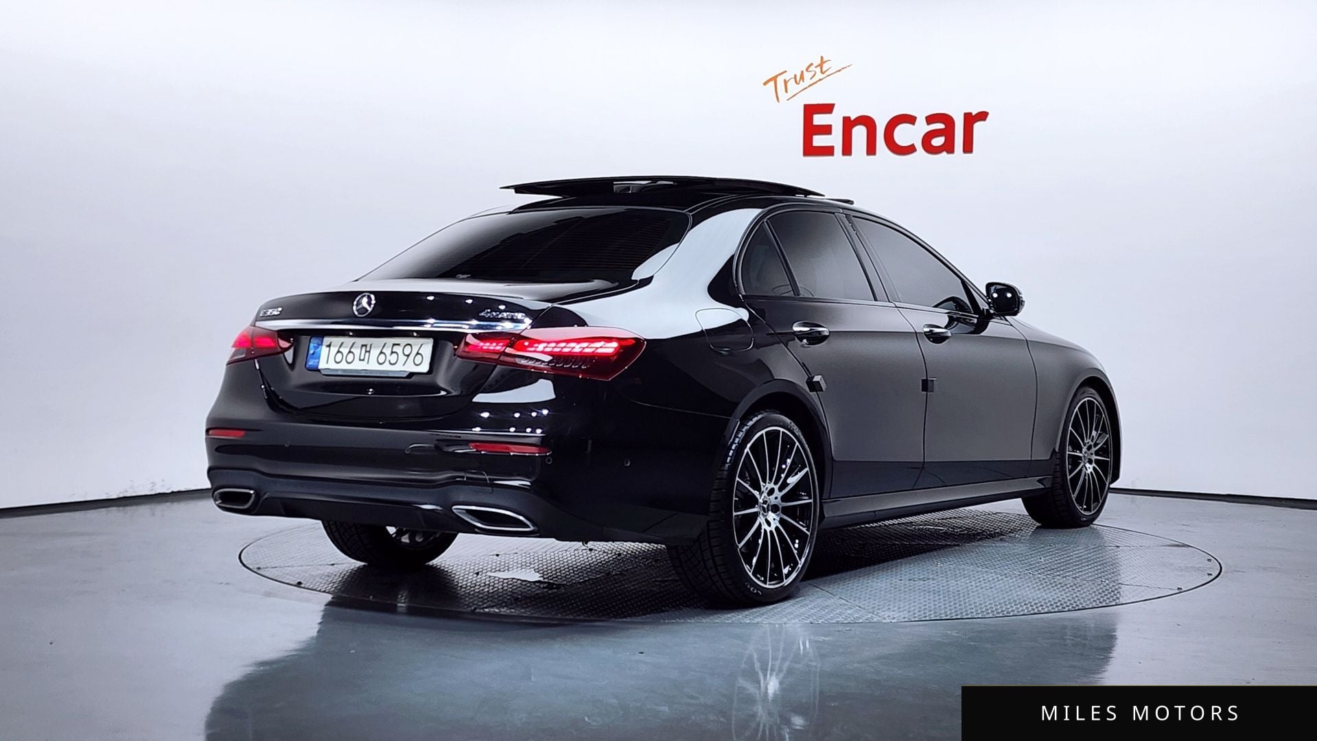 Mercedes-Benz E-Class W213 2023 — миниатюра 2