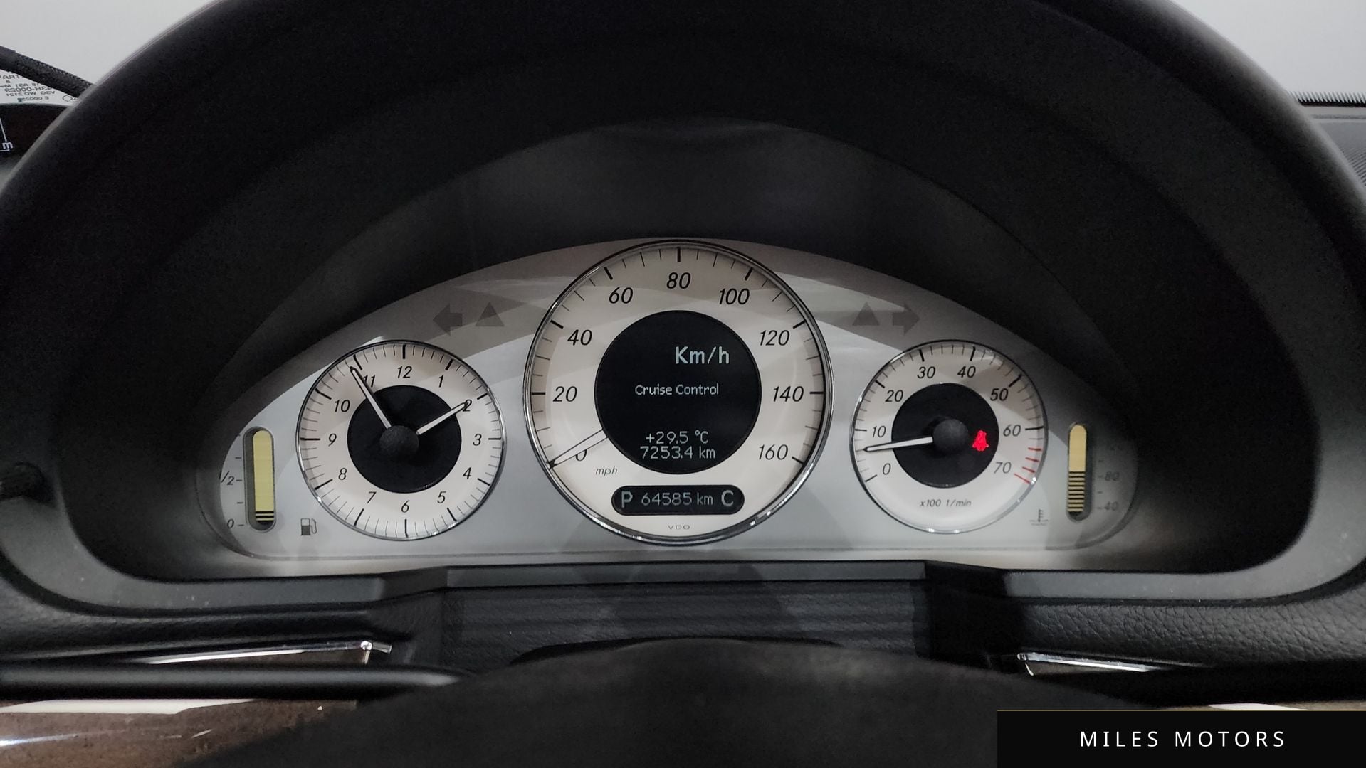 Mercedes-Benz E-Class W211 2009 — миниатюра 8