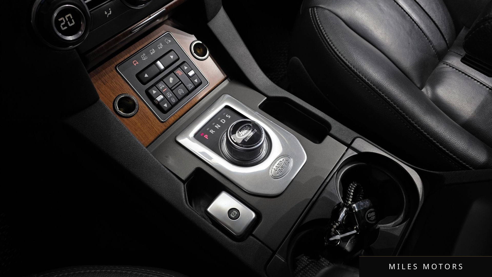 Land Rover Discovery 2015 — миниатюра 11