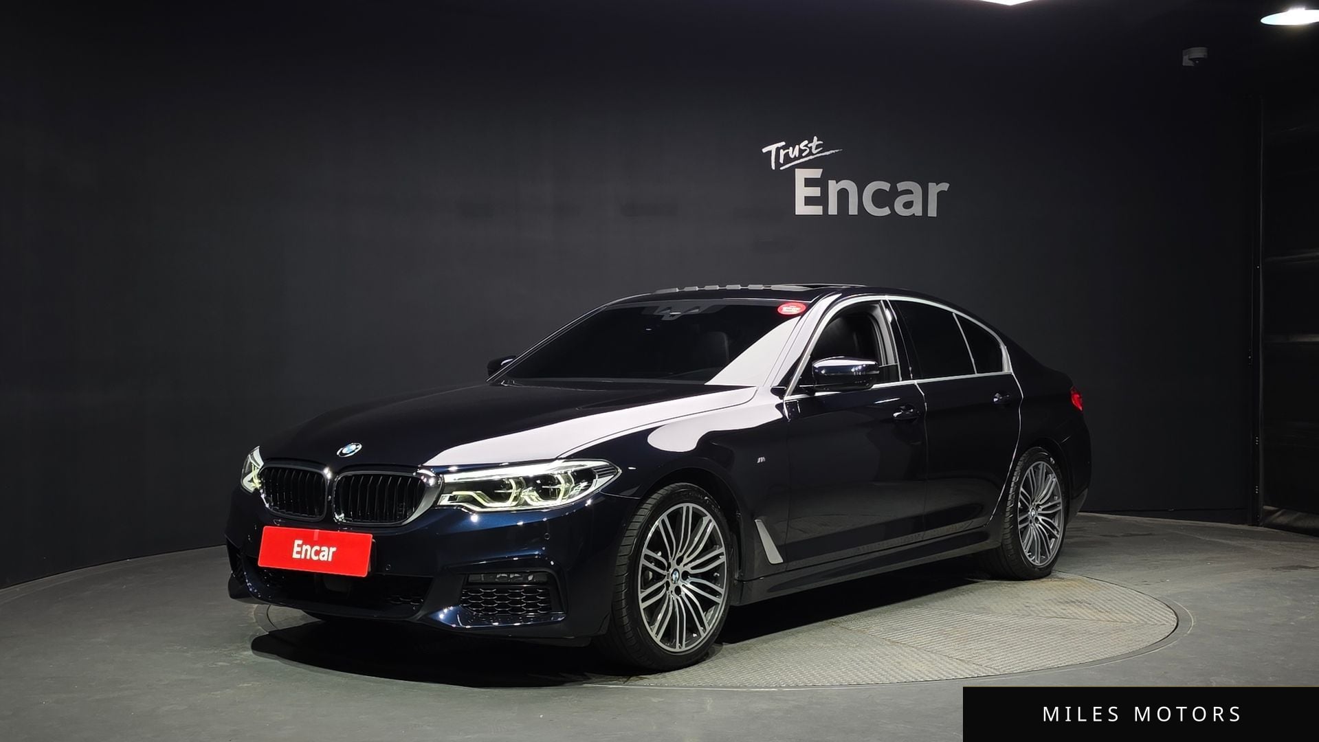 BMW 5 Series (G30) 2020 — фото 1 из 12