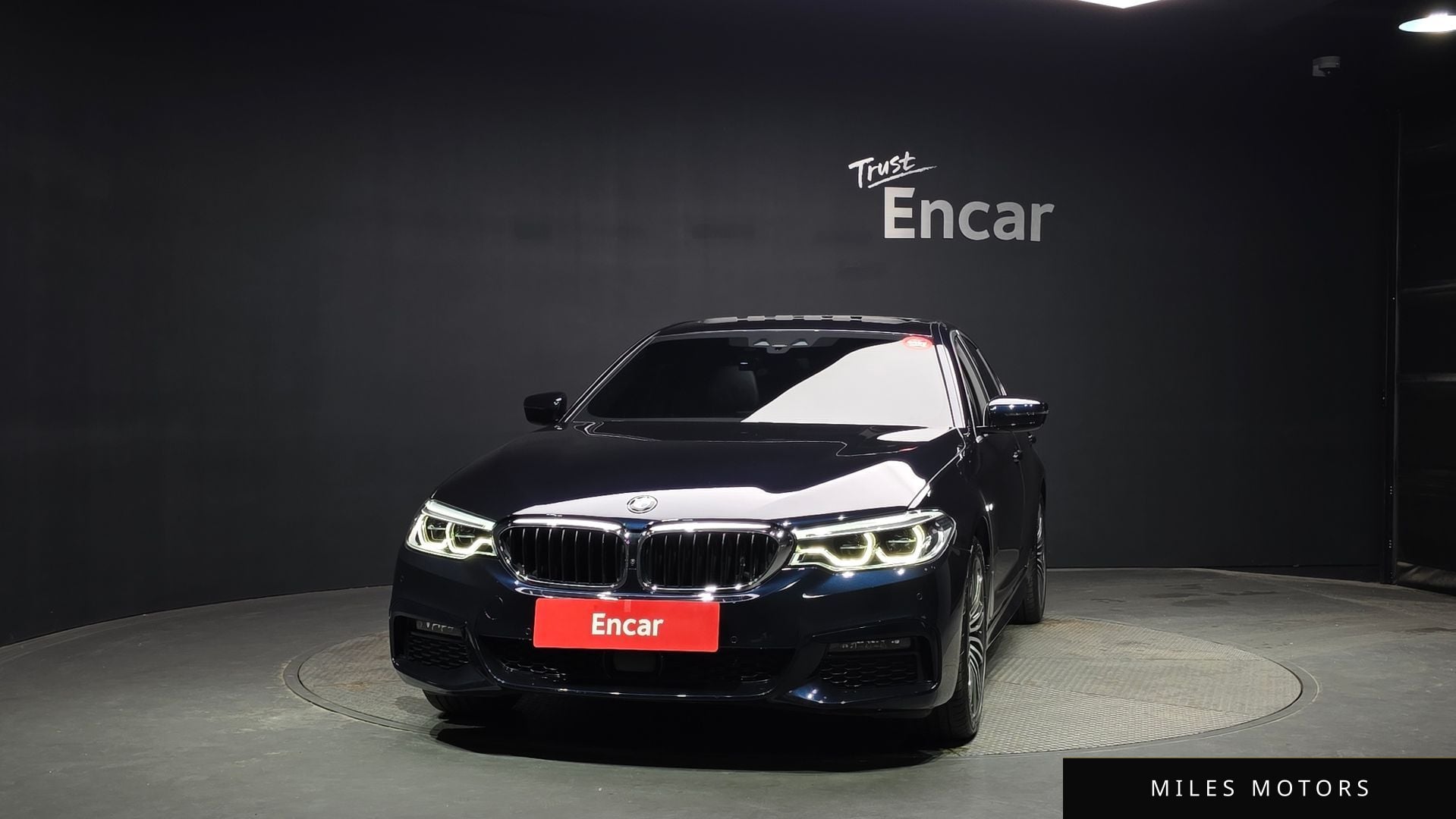 BMW 5 Series (G30) 2020 — миниатюра 3