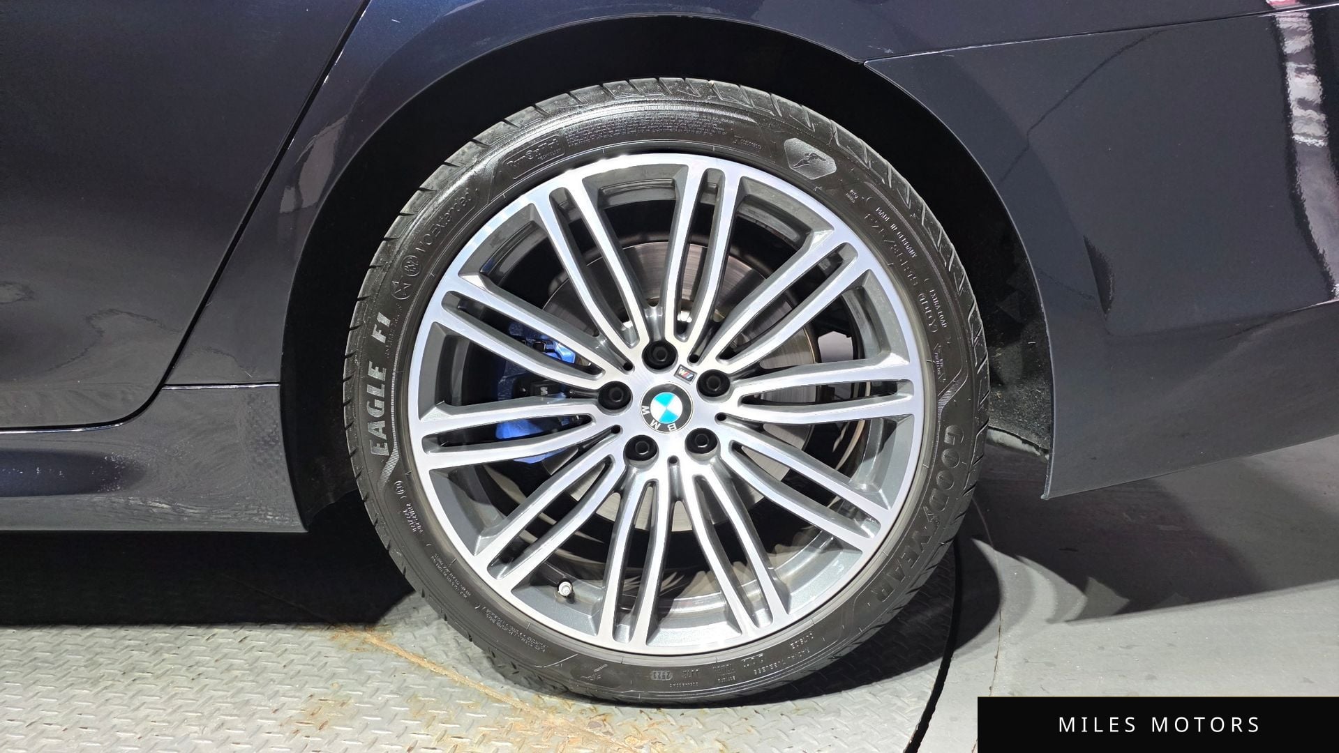 BMW 5 Series (G30) 2020 — миниатюра 7