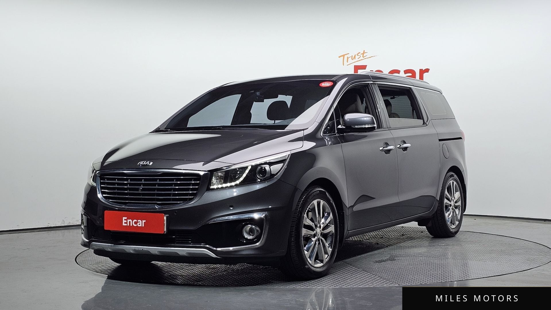 Kia Canival 2018 — фото 1 из 12